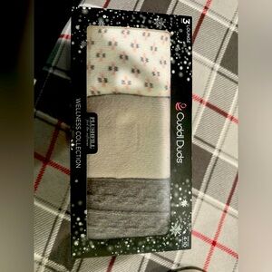 Cuddl Dud sock 3 pack new